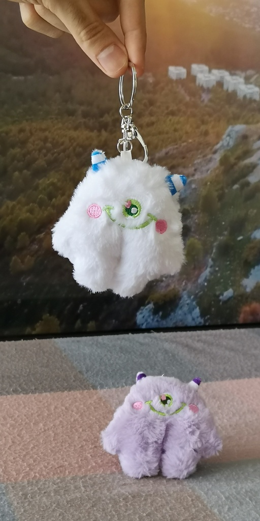 Llavero de peluche monstruo de felpa peludo